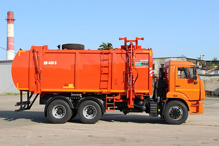Продажа мусоровоза Мусоровоз с боковой загрузкой КО-440-5 в  Березниках
